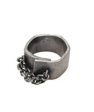 Gotik-Ring mit einzigartigem Design