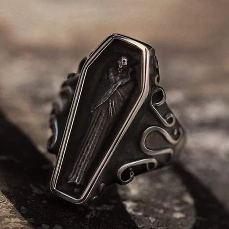 Gothic-Ring mit Sarg-Motiv