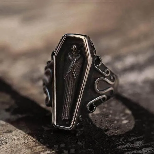 Vampir-Sarg-Ring im gothischen Stil