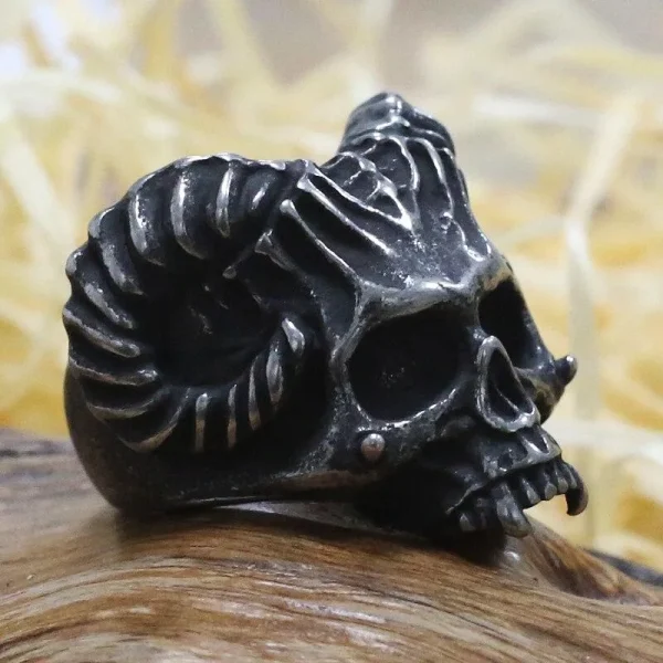 Gothic Ring Horned Devil - Gothic Shop