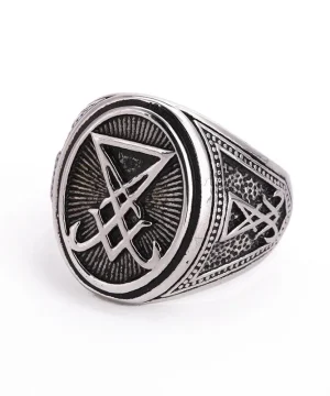 Ring mit Teufel-Design im gotischen Stil