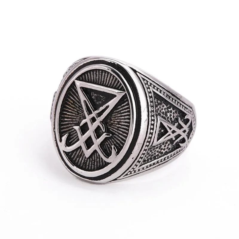 Ring mit Teufel-Design im gotischen Stil