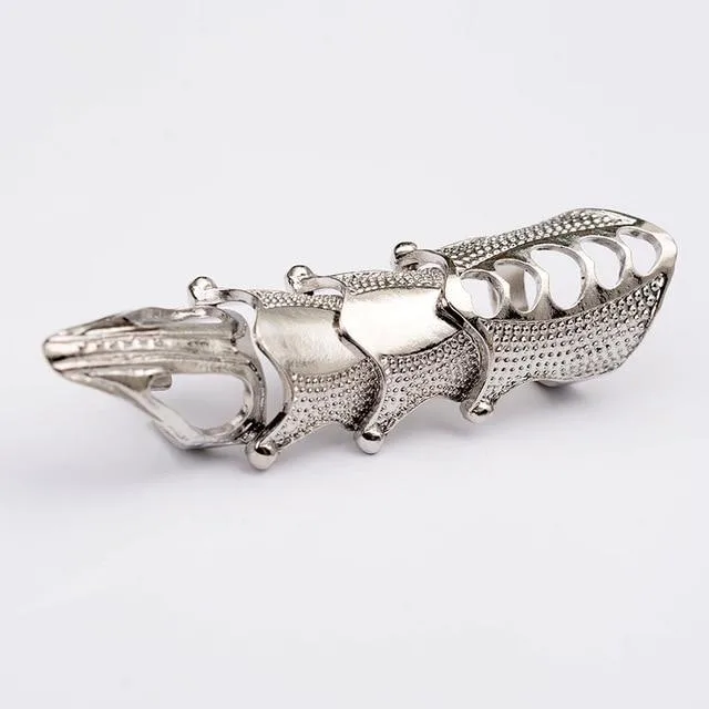 Gothic-Ring in Silber mit Rüstungslook