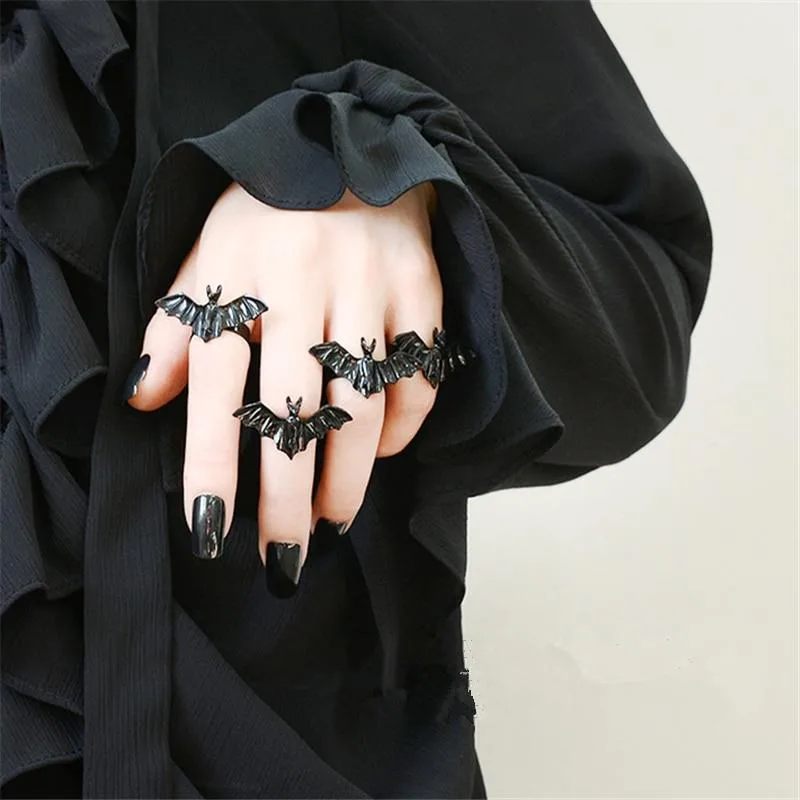 Fledermausring im Gothic-Design