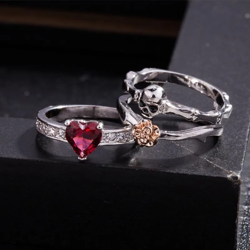Ring mit Rosen im Gothic-Stil