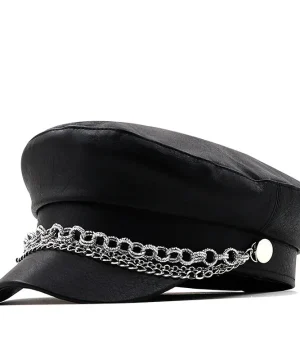 Schwarzes Leder-Barett mit silberner Kette