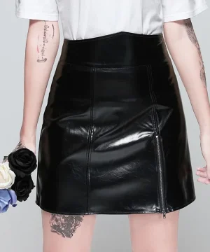 Gothic Rock aus Leder, figurbetont