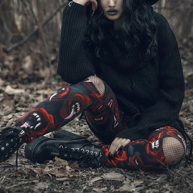 Gothic Leggings Blutige Reißzähne – Bild 3