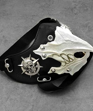 Gotische Maske mit Schädel- und Adlerdesign