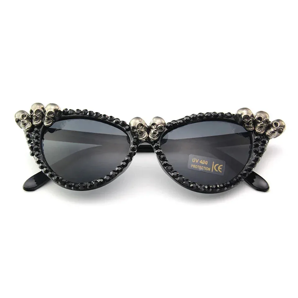 Sonnenbrille mit Totenkopf-Design