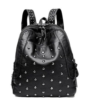 Lässiger Gothic Rucksack mit Nieten