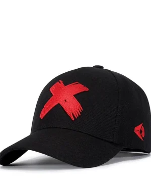 Rote Kapuzenjacke im Gotik-Stil