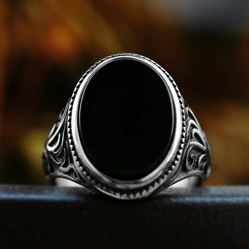 Herrenring aus geschnitztem schwarzem Achat im Punk-Stil - Gothic Shop