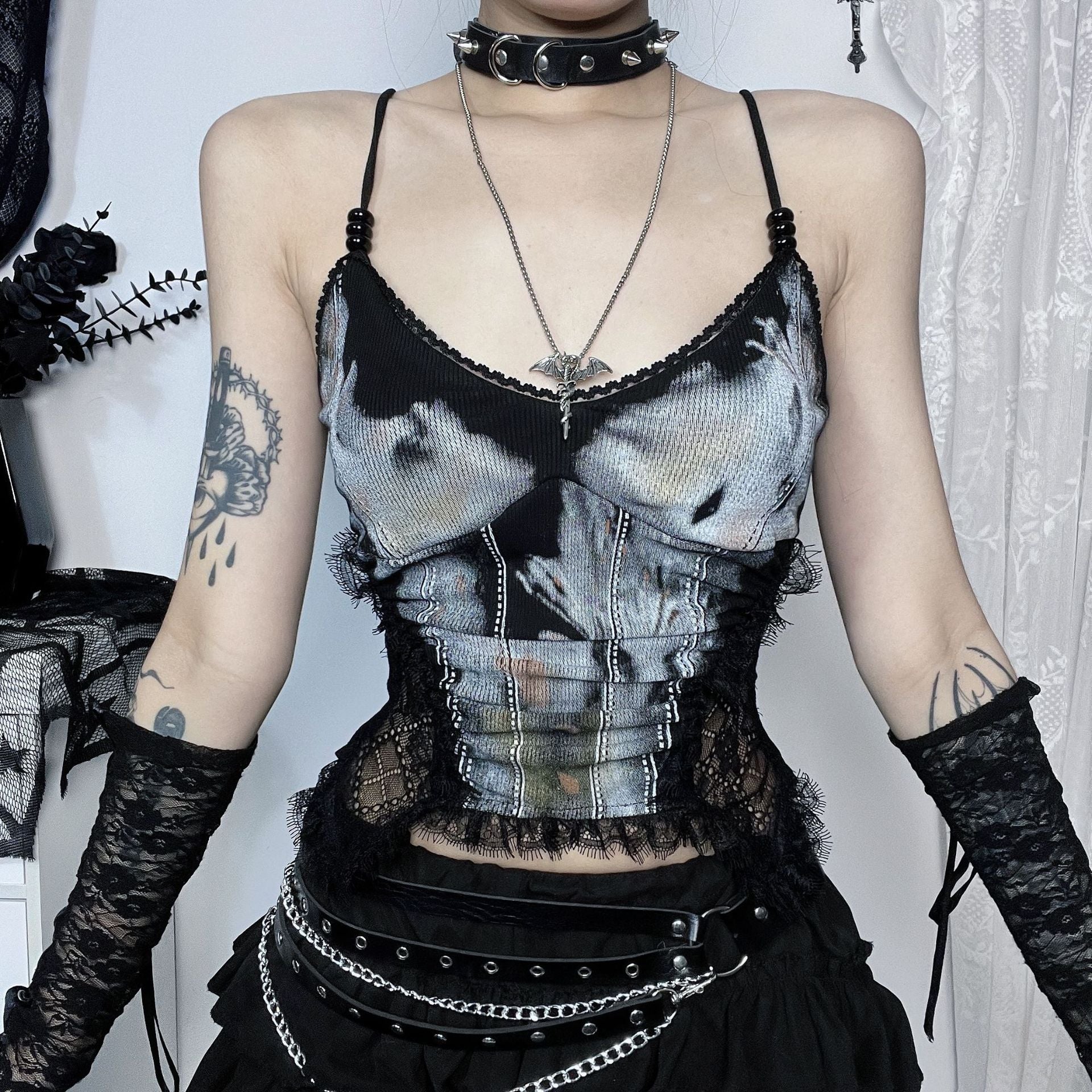 Damen-Tanktop mit geraffter Spitze und gespleißtem Grunge-Look - Gothic Shop