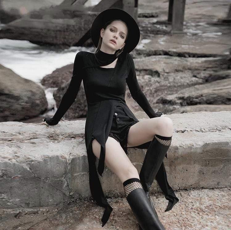 Damen Gothic-Kleider mit Stehkragen und Ausschnitt und unregelmäßigem Schinken - Gothic Shop