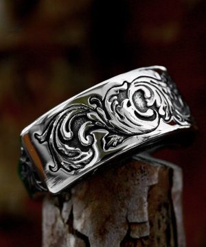 Herrenring mit Punk-Blumenprägung - Gothic Shop