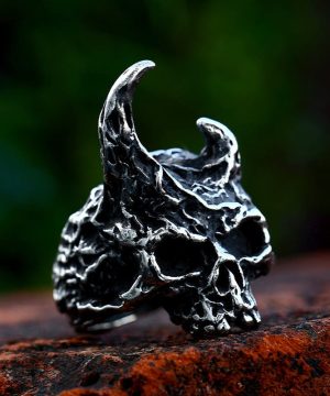 Punk-Ring mit gehörntem Totenkopf für Herren - Gothic Shop