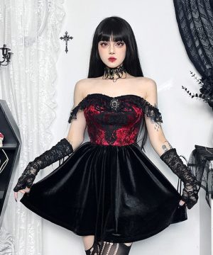 Schulterfreies Gothic-Kleid aus Samt mit Spitze für Damen - Gothic Shop