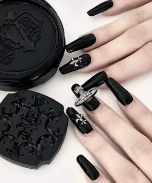 Gothic Punk Totenkopf Stern Nagelaufnäher für Damen - Gothic Shop