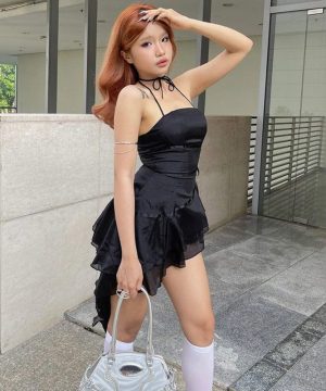 Damen-Kleid im Grunge-Stil mit unregelmäßigem Rüschen und Neckholder - Gothic Shop