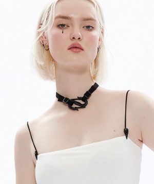 Verstellbarer Punk-Halsband in S-Form für Damen mit Gürtel - Gothic Shop