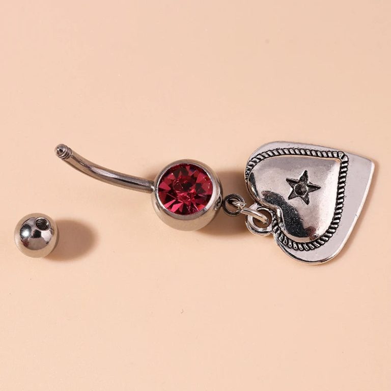 Piercing do pupka v gotickom štýle so srdiečkom pre ženy - Gothic Shop