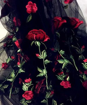 Gothic Rockkleid Aus Schwarzem Tuell Mit Rosenstickerei Unisex