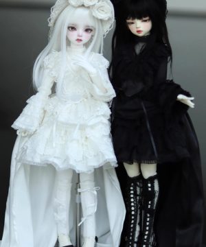 Gothic Retro Kleid für BJD Puppen in Schwarz und Weiß