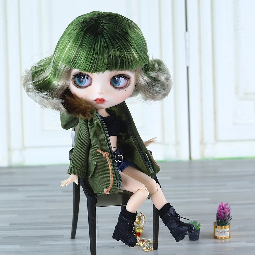 Gothic Blythe Puppe 1/6 mit kurzen Haaren und Zubehör