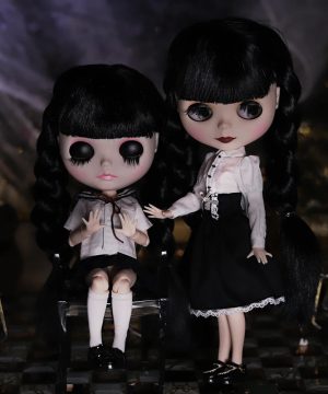 Gothic Blythe Puppe 30cm mit schwarzen Haaren & Lidern