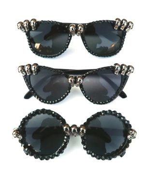 Gothic Damen Sonnenbrille mit Totenkopf und Strassoptik