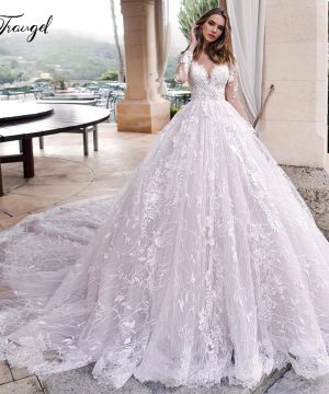 Gothic A-Linie Brautkleid mit Spitze und Kathedralenschleppe