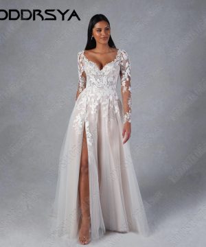 Gothic Brautkleid mit Spitze, Langarm & Schlitz, Elegant