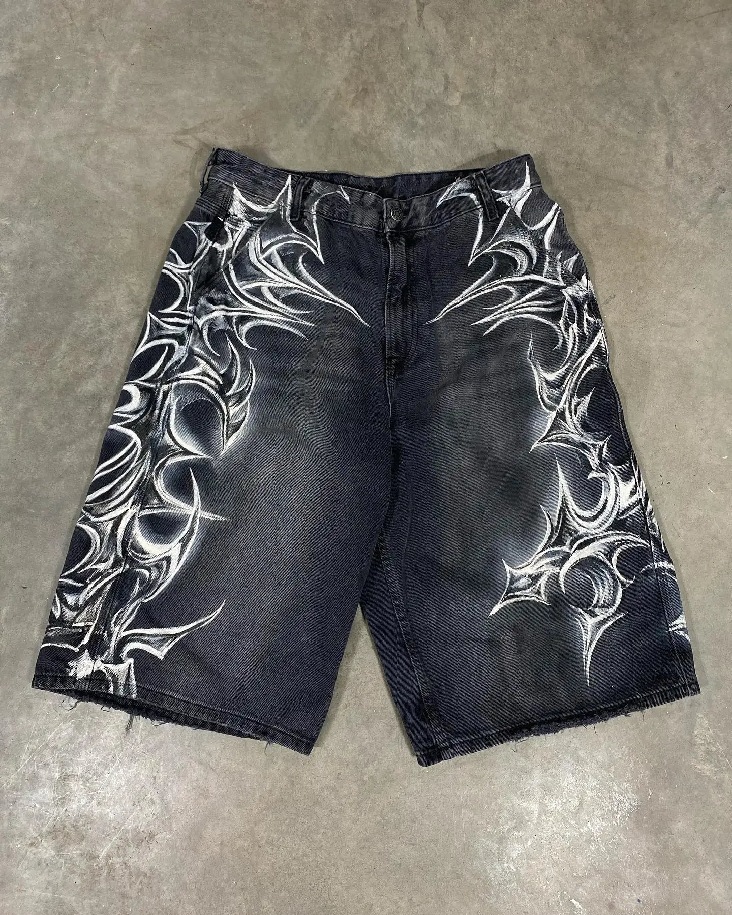 Gothic Streetwear Denim Shorts mit Graffiti-Print Unisex