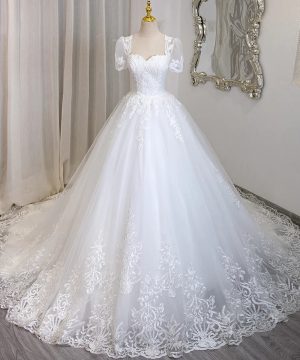 Gothic Brautkleid 2024 mit Spitze & Perlen, Ballkleid Stil