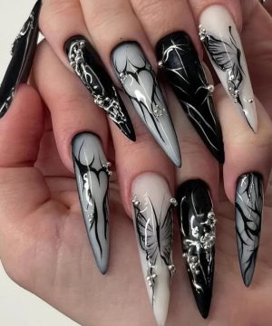 Gothic Y2K Fake Nails mit Schmetterling & Diamanten Design