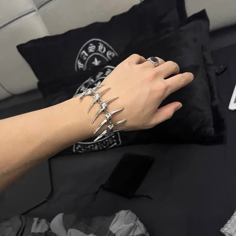 Gothic Silber Fischgräten Armband Unisex Cyberpunk Stil – Bild 2
