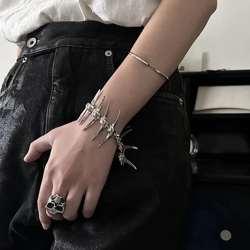 Gothic Silber Fischgräten Armband Unisex Cyberpunk Stil – Bild 3