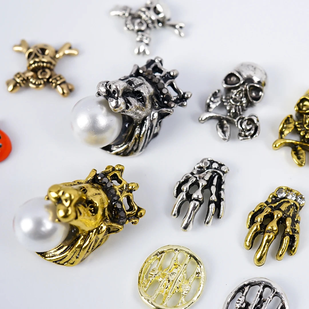 Gothic Halloween Nail Charms mit Totenkopf & Zirkonia 3D – Bild 6